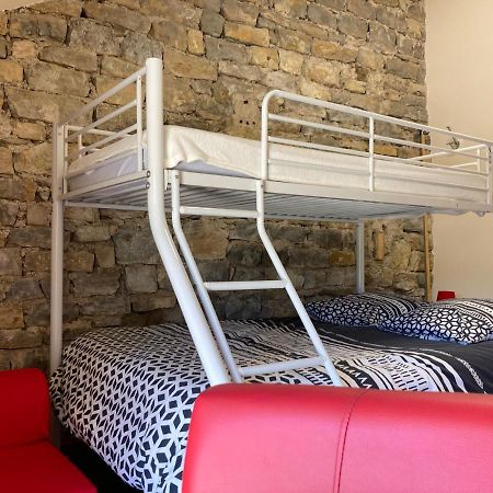 La Chambre Du Tonneau Montigny-sur-l'Ain エクステリア 写真