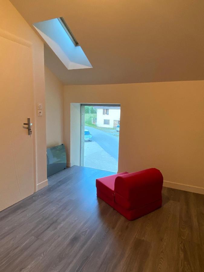 La Chambre Du Tonneau Montigny-sur-l'Ain エクステリア 写真