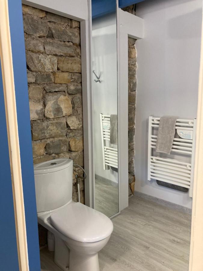 La Chambre Du Tonneau Montigny-sur-l'Ain エクステリア 写真